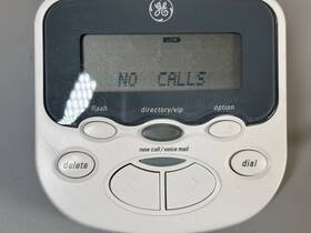 Ge 29929ge1-a Caller Id Display Box Model With Ac Adapter And Battery Compartment
